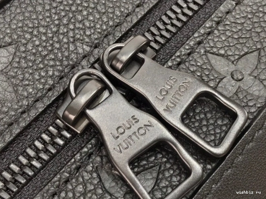 WIS VUITTON LOUIS BOX 1225